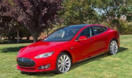 特斯拉高速爆料真实吗视频,揭秘真实内幕与未来规划